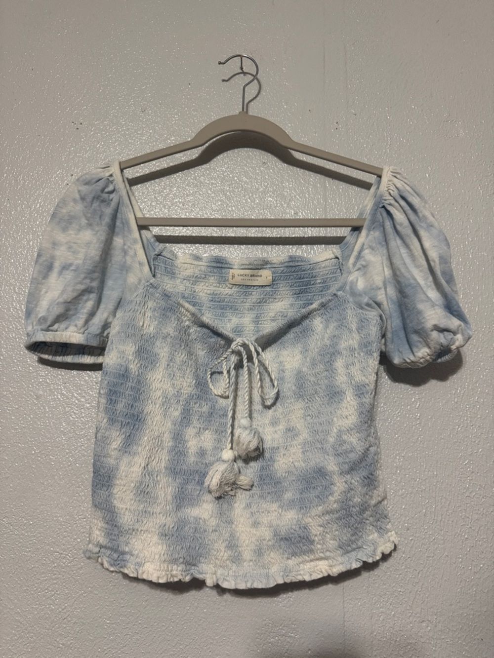 Lucky Brand Blue White Tie Dye Smocked Puff Sleeve Boho Cropped Peasant Top S